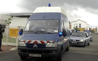 Pháp: Phát hiện 5 thi thể trẻ em trong tủ đông