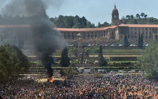 Tổng thống Nam Phi nếm mùi "thế hệ tự do"