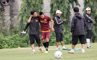 U23 chia tay Văn Khoa, gọi hậu vệ từng 2 lần… đứt dây chằng