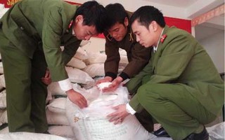 Bắt 7 tấn mì chính, bột nêm giả do Trung Quốc sản xuất