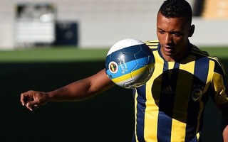 Nani lập siêu phẩm đá phạt ngày ra mắt Fenerbahce