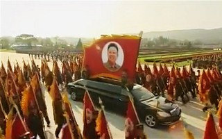 Lãnh đạo Kim Jong-un mua “xe lậu”