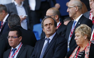 Platini lo chạy tội, nội tình UEFA rối beng