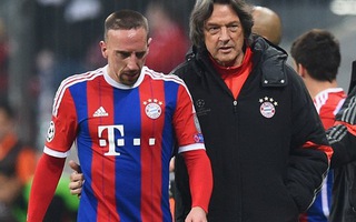 Đội nhà thảm bại, bộ phận y tế Bayern Munich đồng loạt nghỉ việc