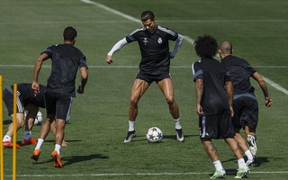 Ronaldo khoe cơ bắp chờ phục thù Juventus