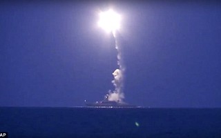 Tàu chiến Nga lần đầu dội tên lửa IS