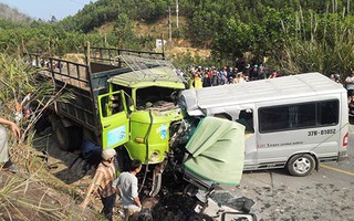 Vụ tai nạn 10 người chết ở Thanh Hóa: Tài xế chỉ có bằng lái B2