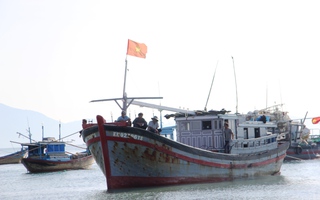 Ngư dân bị tàu Trung Quốc cướp ở Hoàng Sa
