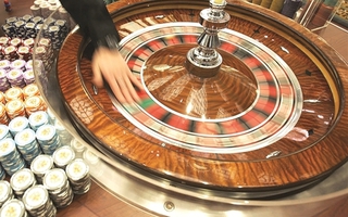 Đầu tư casino ở Việt Nam: "Chờ người nơi ấy"?