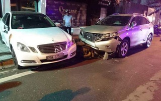 Nhân viên trông xe lái Mercedes gây tai nạn liên hoàn