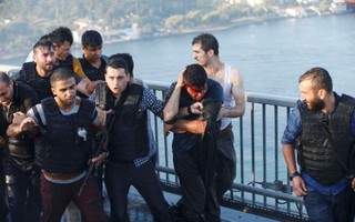 Thổ Nhĩ Kỳ: Lính đảo chính bị "chặt đầu"