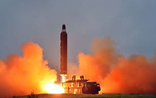 Thử hạt nhân Triều Tiên trở thành vũ khí tranh cử ở Mỹ