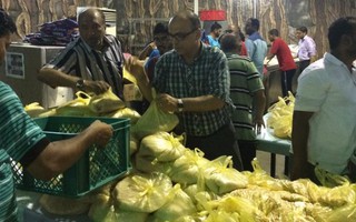 Ấn Độ gửi đồ ăn cho 10.000 công nhân sắp chết đói ở Ả Rập Saudi