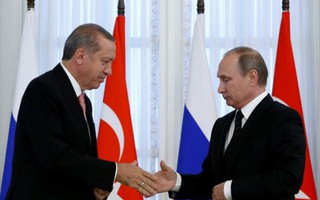 TT Putin và ông Erdogan lần đầu bắt tay sau vụ Su-24 bị bắn hạ
