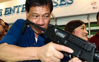 Tổng thống Philippines có nguy cơ ra tòa án quốc tế