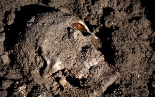 72 ngôi mộ tập thể chôn hàng ngàn nạn nhân IS