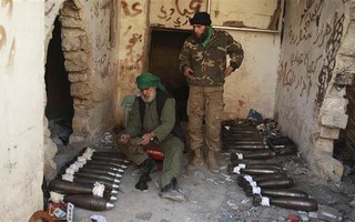 Syria: Tập hợp lực lượng tận dụng lệnh ngừng bắn để lật đổ Assad