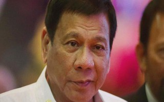 "Tuần trăng mật" của ông Duterte đã qua?