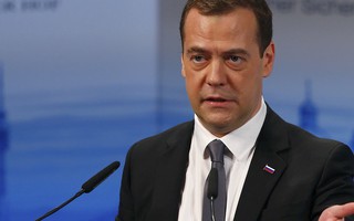 Thủ tướng Medvedev: Nga và NATO đang trượt vào chiến tranh lạnh mới