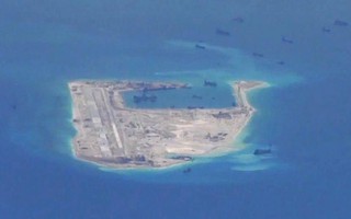 Trung Quốc phản ứng tàu hải quân Mỹ áp sát đá chữ Thập