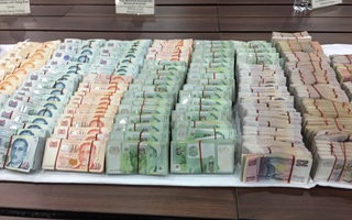 Singapore bắt 2 người Việt trộm 350.000 USD