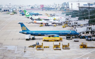 Sân bay Tân Sơn Nhất quá tải từ trong ra ngoài (*): Chờ giao đất, mở rộng