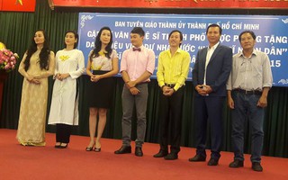 Hoài Linh phấn khởi trong buổi mừng danh hiệu NSƯT