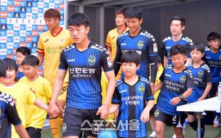 Xuân Trường ra mắt, đá chính 60 phút ở K-League