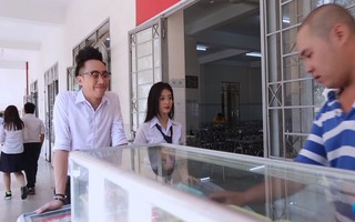 Làm phim chiếu trên mạng