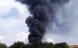 Cháy tại công ty Vedan, khói bốc cao hàng chục mét
