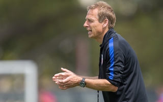 HLV Klinsmann bị LĐBĐ Mỹ sa thải