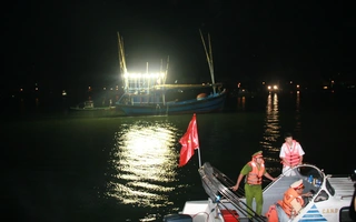 Tàu du lịch chìm trên sông Hàn hoạt động “chui”