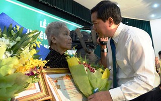 Truy tặng danh hiệu cho 230 bà mẹ Việt Nam anh hùng