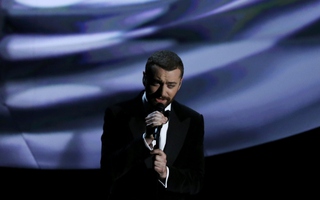 Sam Smith thừa nhận mình hát tệ hại tại Oscar