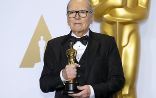 Hãy quên Leo, Ennio Morricone lần đầu thắng Oscar sau... 500 phim!