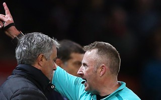 Mourinho bị đuổi khi M.U hòa West Ham