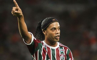 Ronaldinho có thể tái xuất ở Premier League