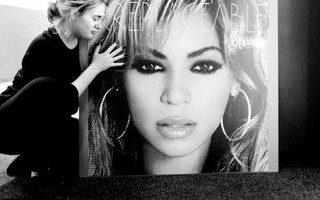 Adele bày tỏ ngưỡng mộ cuồng nhiệt Beyonce