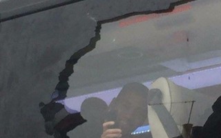 Xe chở cầu thủ M.U bị khủng bố trước trận thua West Ham