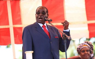 Tổng thống Zimbabwe quyết giữ ghế tới khi "trời gọi"