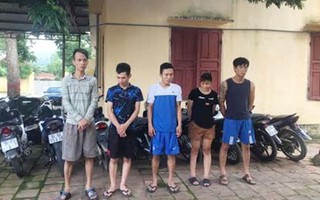 Cùng "người tình" vào quán, dùng vam phá khóa 19 xe máy