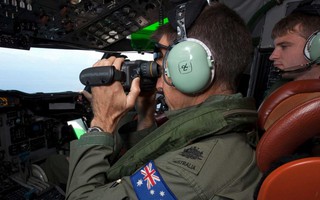 Lờ Trung Quốc, Úc tiếp tục tuần tra biển Đông