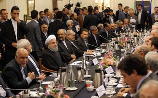 Tiếp tổng thống Iran,  Pháp vẫn kêu gọi trừng phạt Tehran