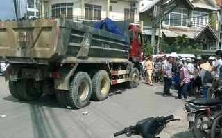 Xe ben đua giữa lòng Nha Trang