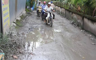 Ngán ngẩm con đường lầy lội