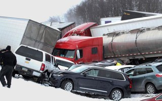 Mỹ: Tai nạn trên đường cao tốc, ít nhất 3 người chết