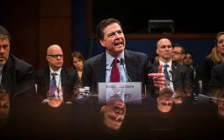 James Comey, người thích đi dây