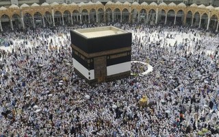 Lễ hành hương Hajj diễn ra trong tranh cãi