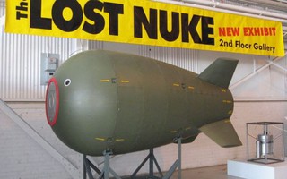 Vén màn vật thể bị nghi là bom hạt nhân thất lạc