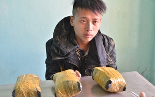 Bắt quả tang vận chuyển 5 kg ma túy từ Trung Quốc về Việt Nam